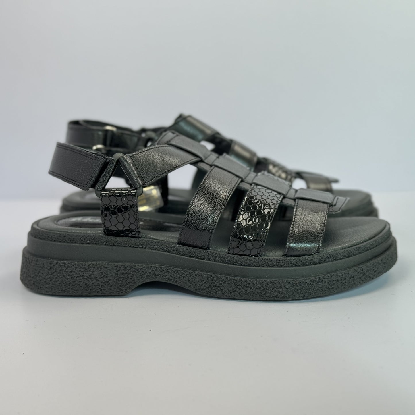 SANDALS 67