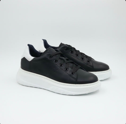 Sneaker 5101 Black and White