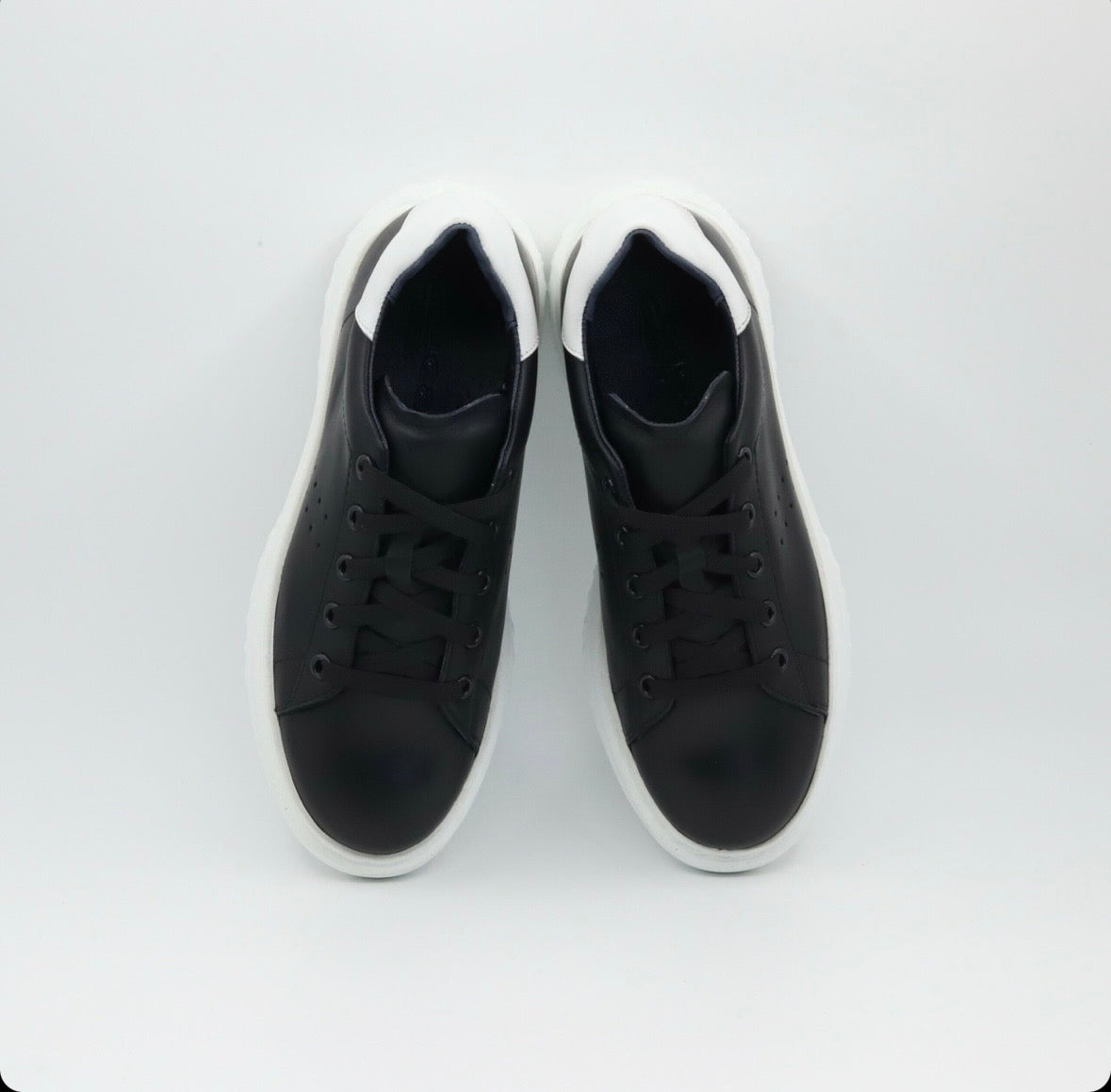 Sneaker 5101 Black and White
